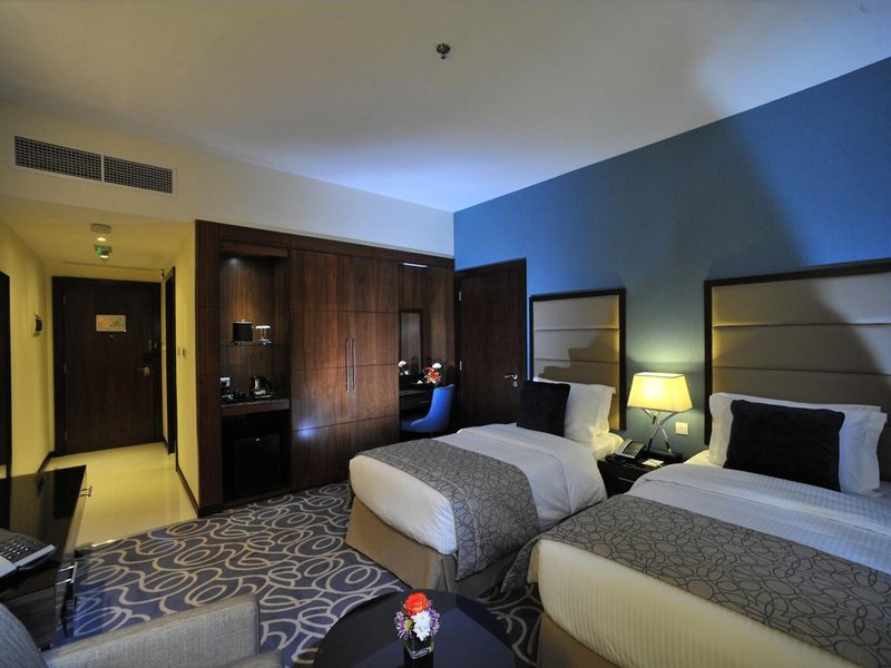 Ramada Abu Dhabi Corniche 23