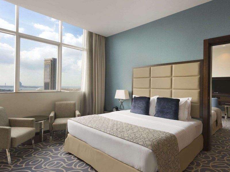 Ramada Abu Dhabi Corniche 30