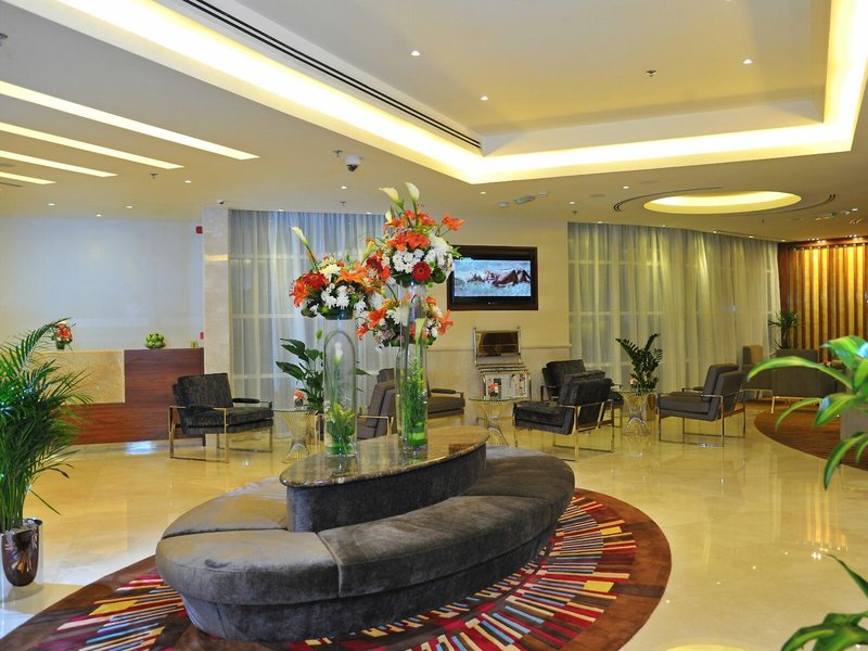 Ramada Abu Dhabi Corniche 8