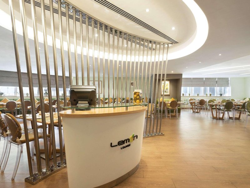 Ramada Abu Dhabi Corniche 9