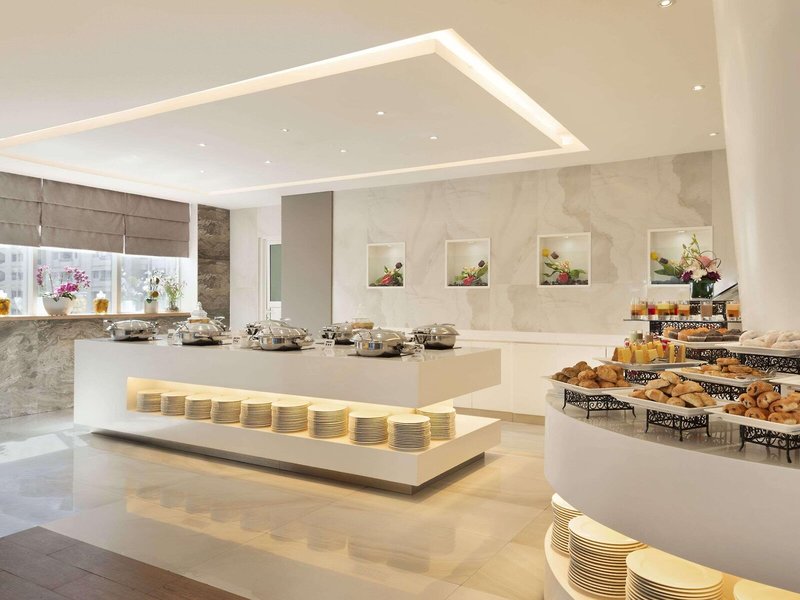 Ramada Abu Dhabi Corniche 16