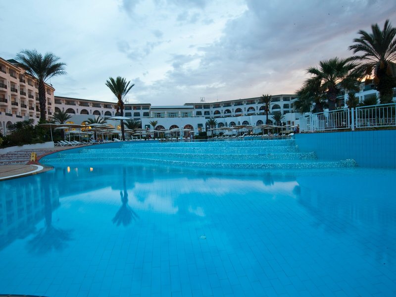 El Mouradi Palm Marina 18