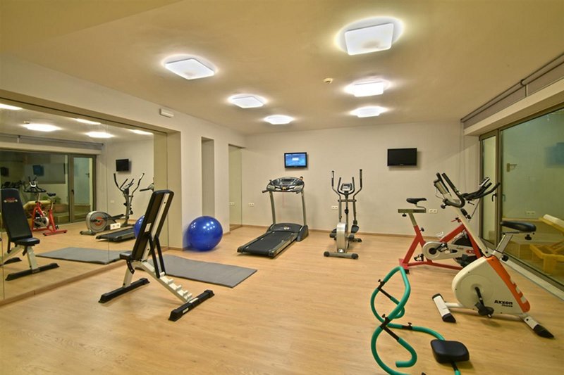 Swell Boutique Hotel 12