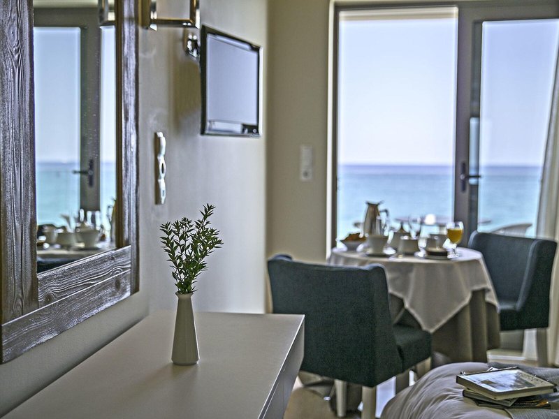 Swell Boutique Hotel 10