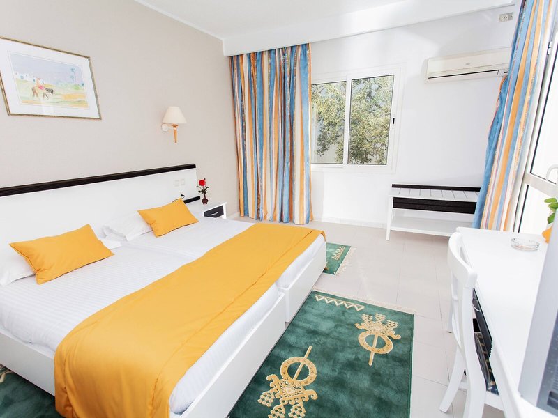 El Mouradi Club Selima 32