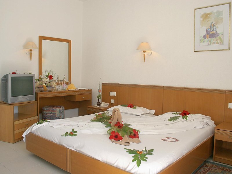 El Mouradi Club Selima 35