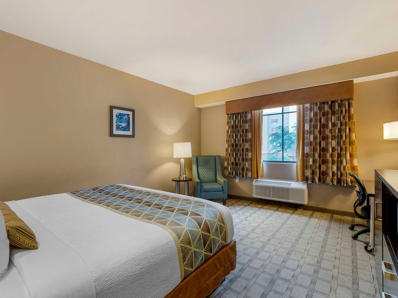 Best Western Plus Miami Executive Airport Hotel & Suites 26