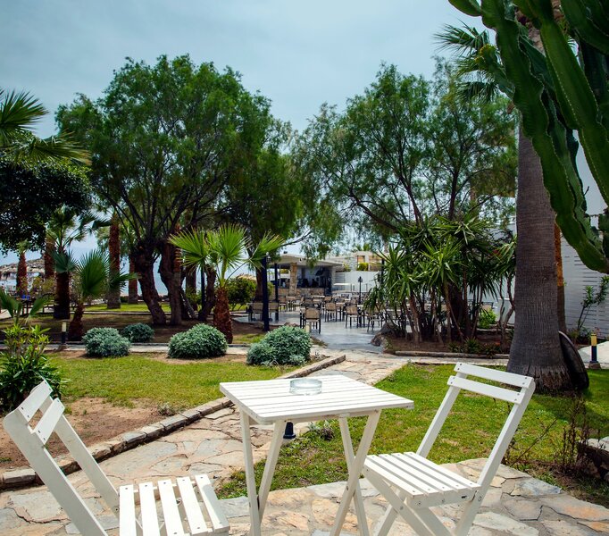 Charm Beach Hotel 17