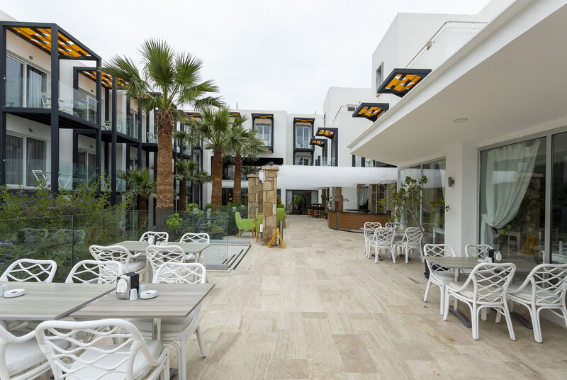 Charm Beach Hotel 8