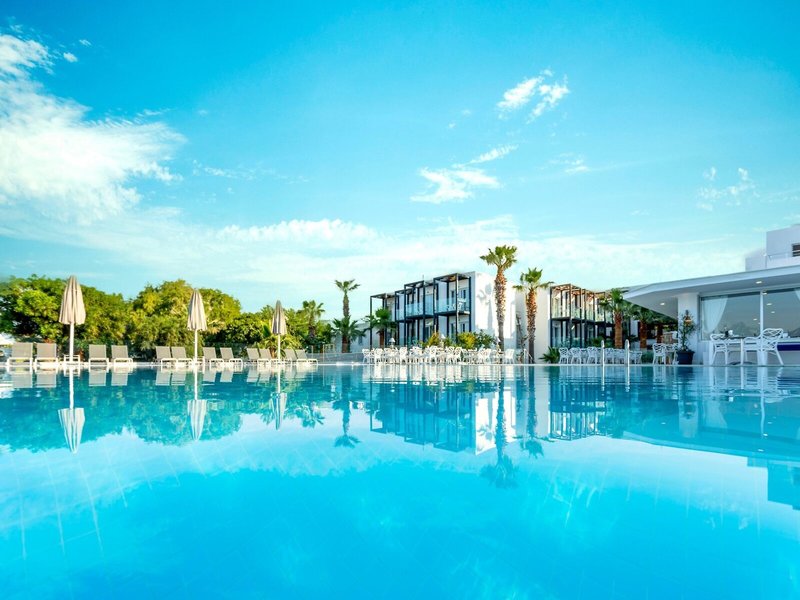 Charm Beach Hotel 6