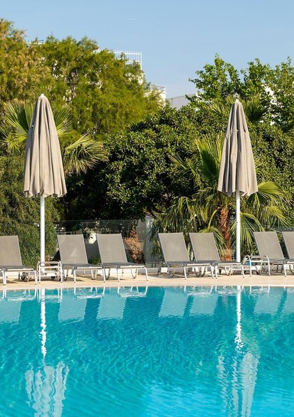 Charm Beach Hotel 7