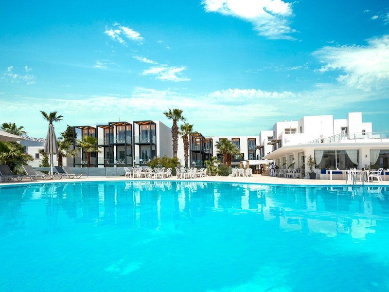 Charm Beach Hotel 8