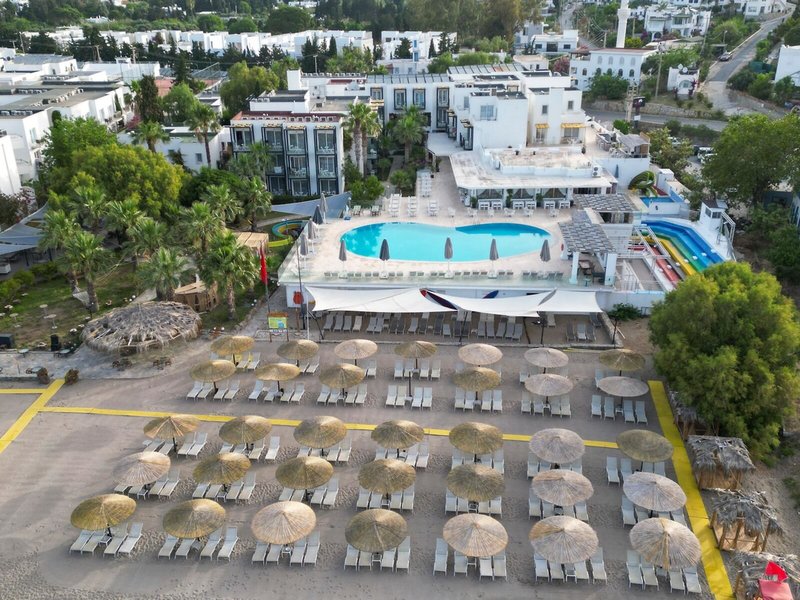 Charm Beach Hotel 18