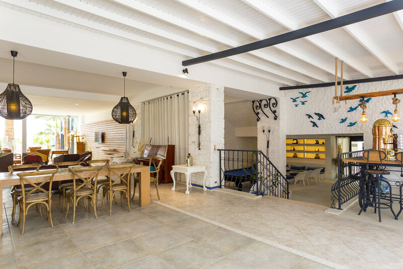 Charm Beach Hotel 7