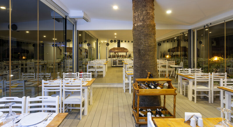 Charm Beach Hotel 9