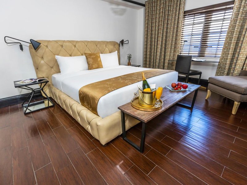 Hotel Croydon 42