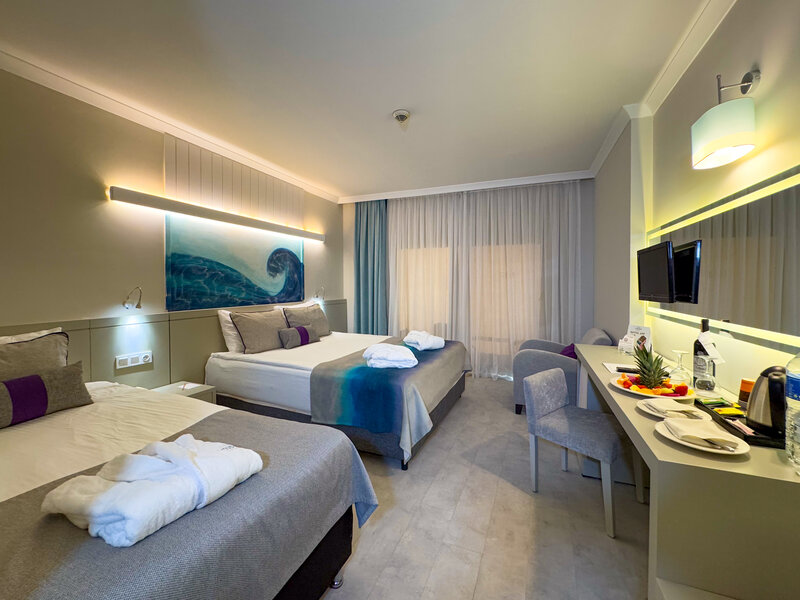 Catamaran Quality Times 33