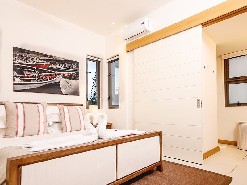 Cap Ouest 26 - Room Example