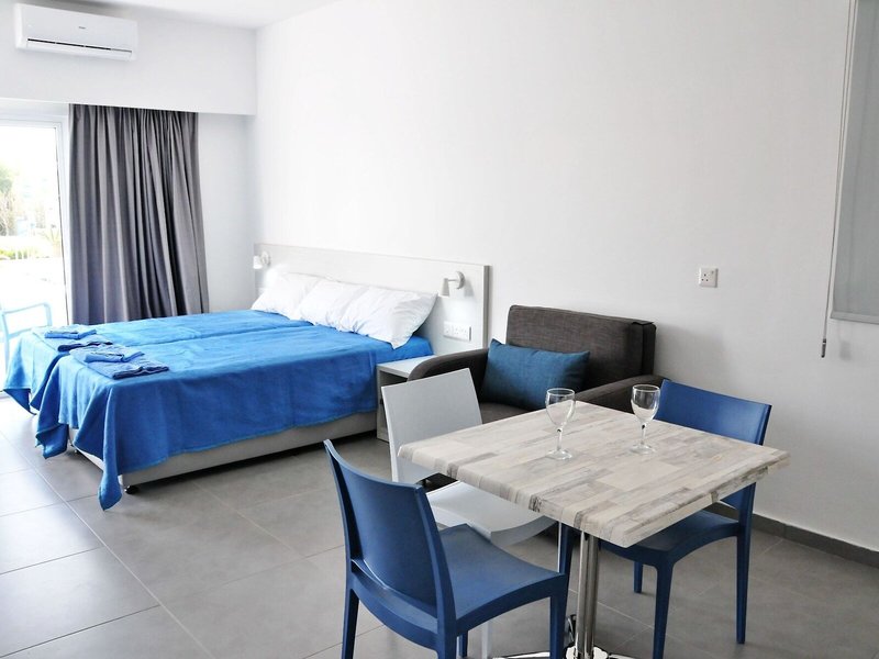 Kaos Hotel & Apartments 11 - Room Example