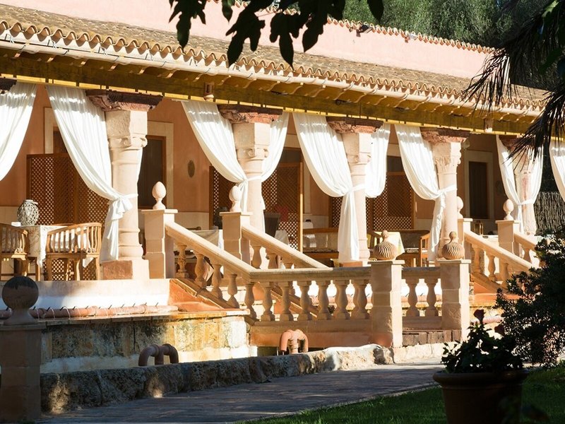 Es Revellar Art Resort