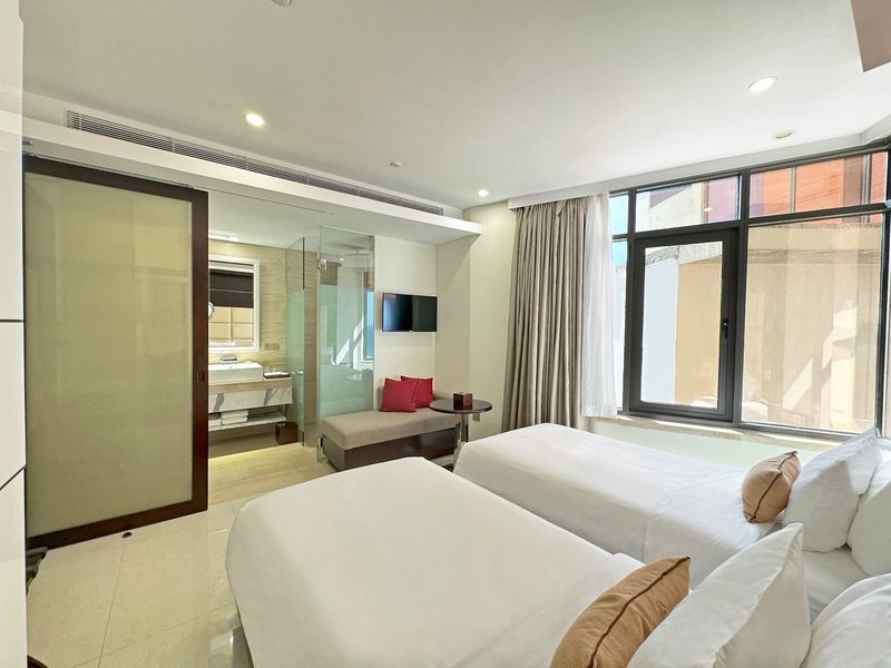 Holiday Beach Hotel 42