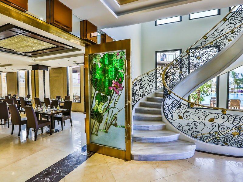 Holiday Beach Hotel 7