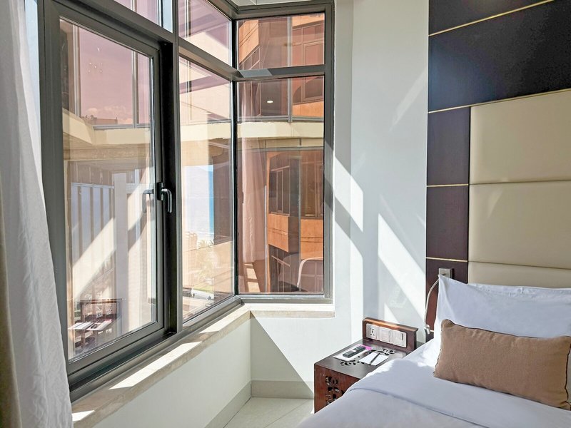 Holiday Beach Hotel 33