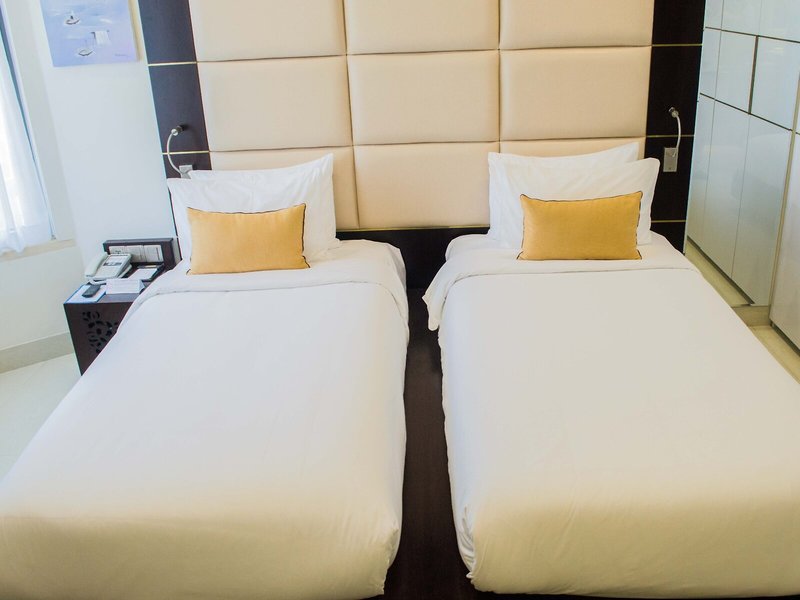 Holiday Beach Hotel 38