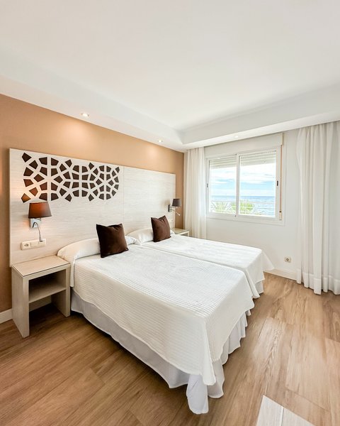 Aparthotel Puerto Azul 4