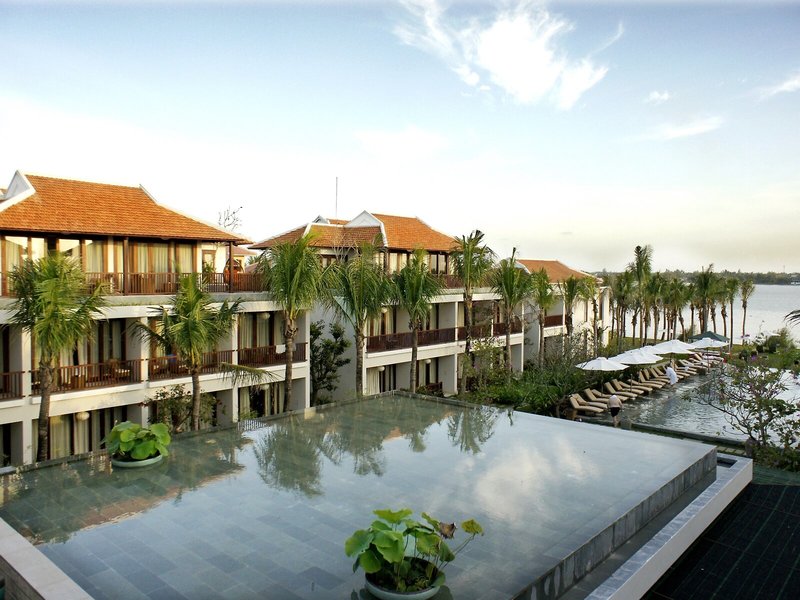 Vinh Hung Emerald Resort