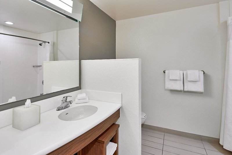 Courtyard St. Petersburg Clearwater/Madeira Beach 3