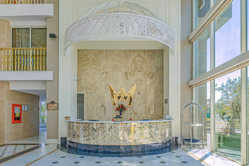 Well Palace Side 9