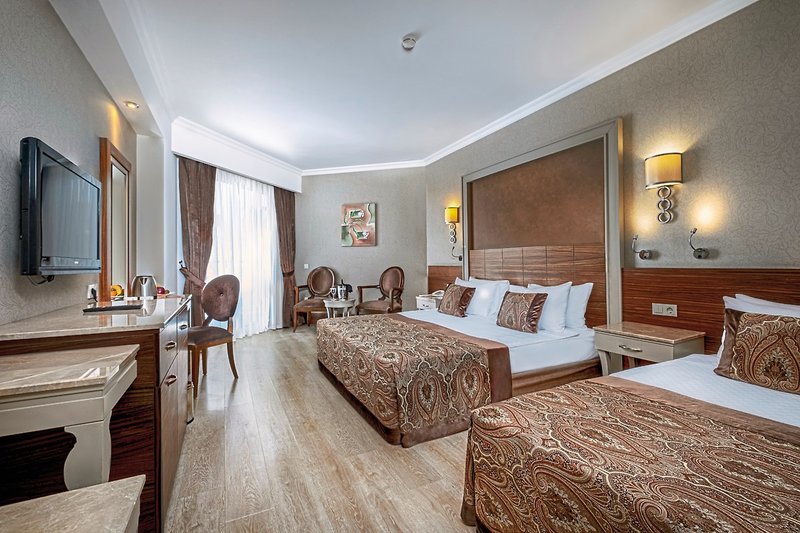 Side Crown Charm Palace 3