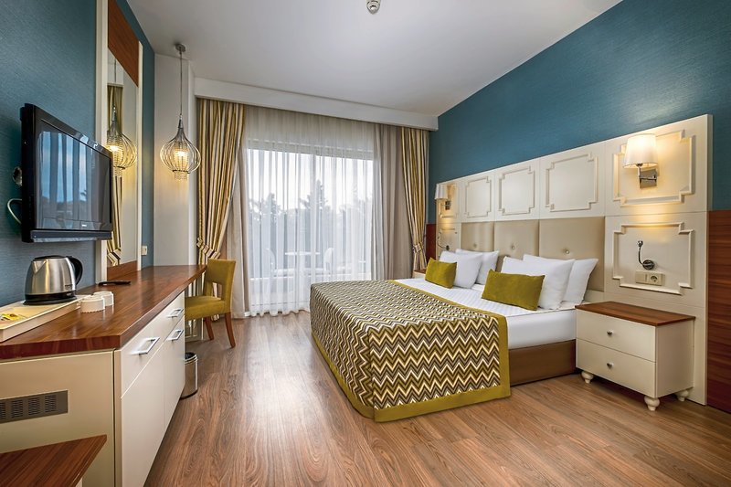 Side Crown Charm Palace 8