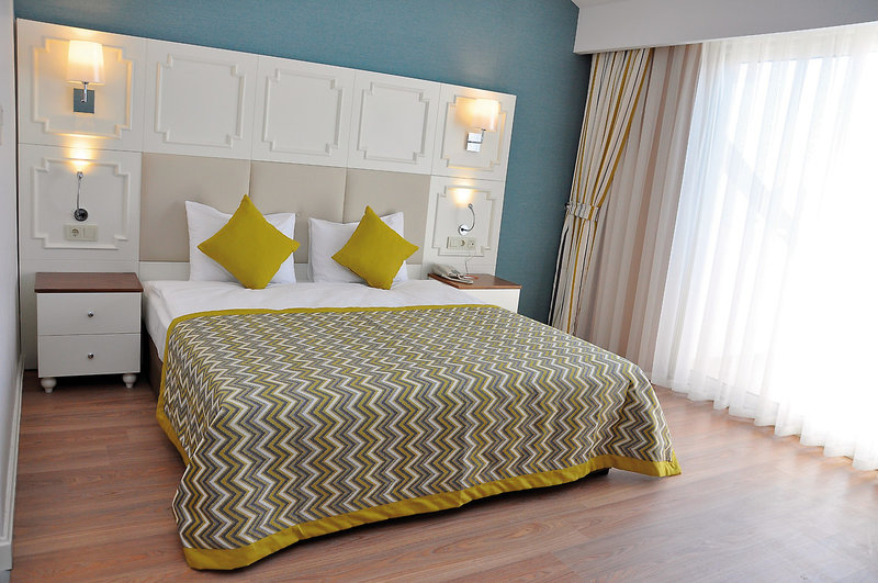 Side Crown Charm Palace 9