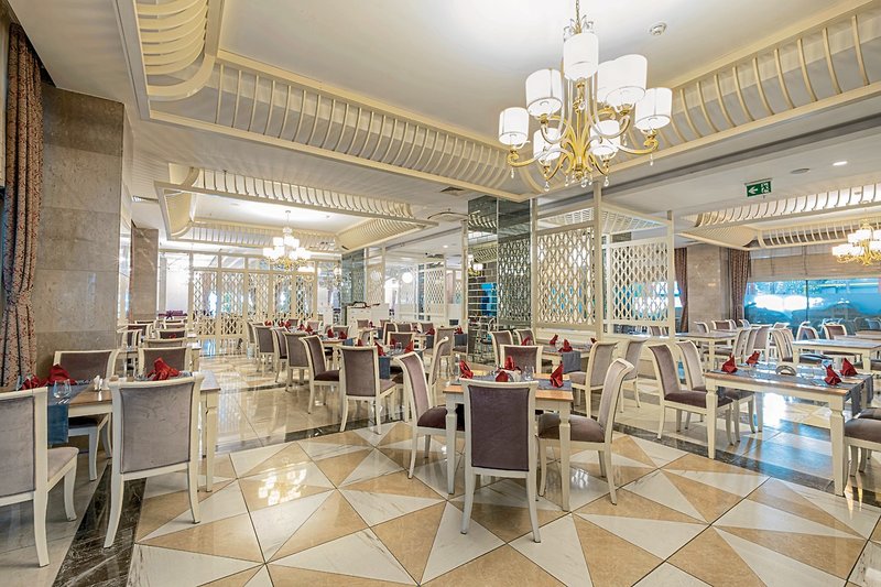 Side Crown Charm Palace 19