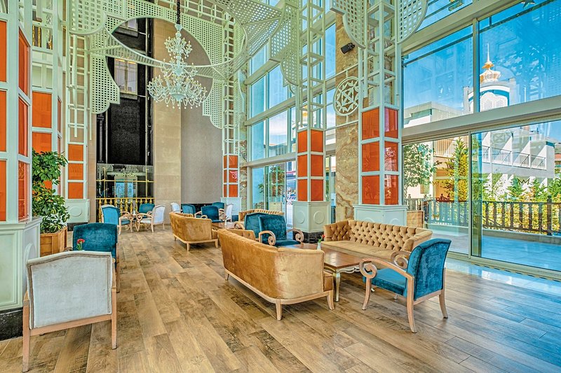 Side Crown Charm Palace 22