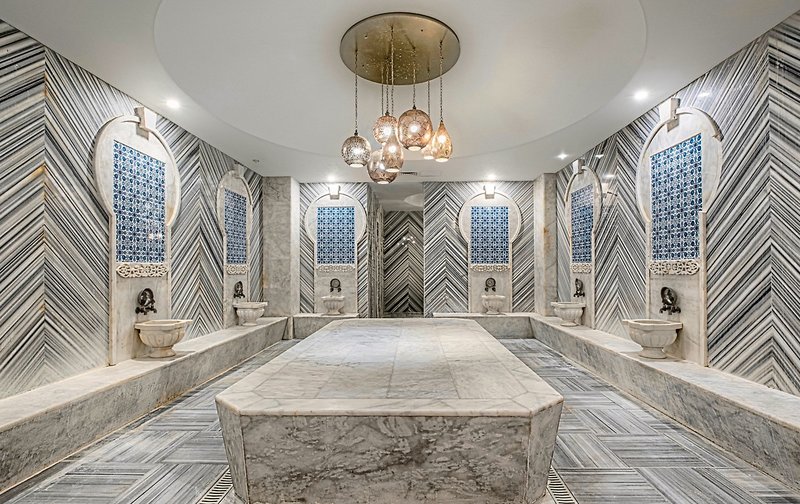 Side Crown Charm Palace 26