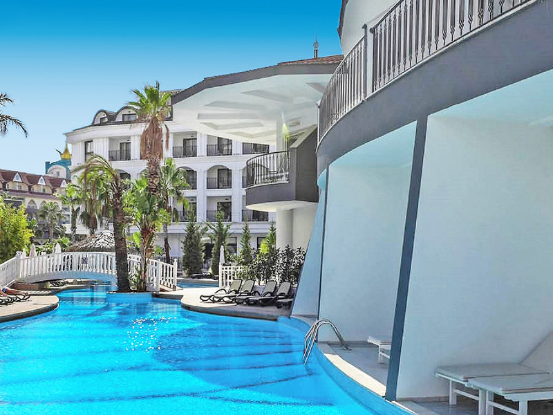 Side Crown Charm Palace 1