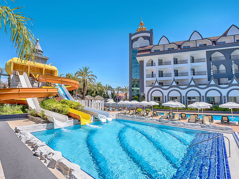 Side Crown Charm Palace 12