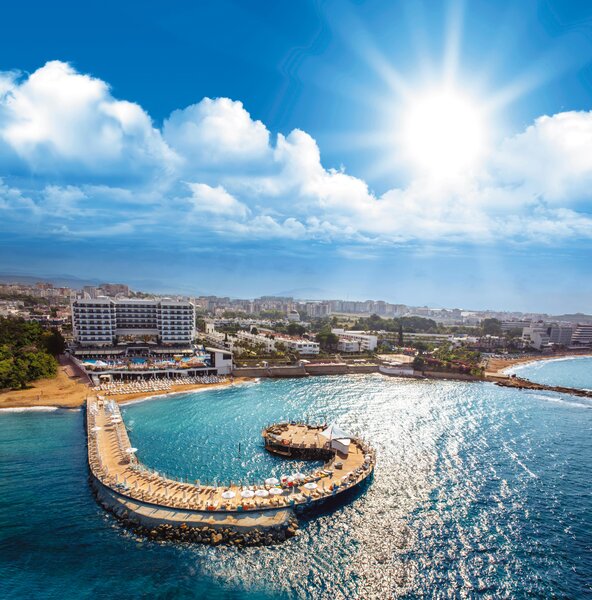 Azura Deluxe Resort & Spa Hotel 19