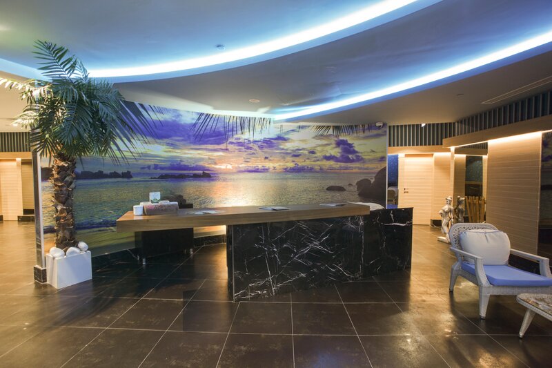 Azura Deluxe Resort & Spa Hotel 20