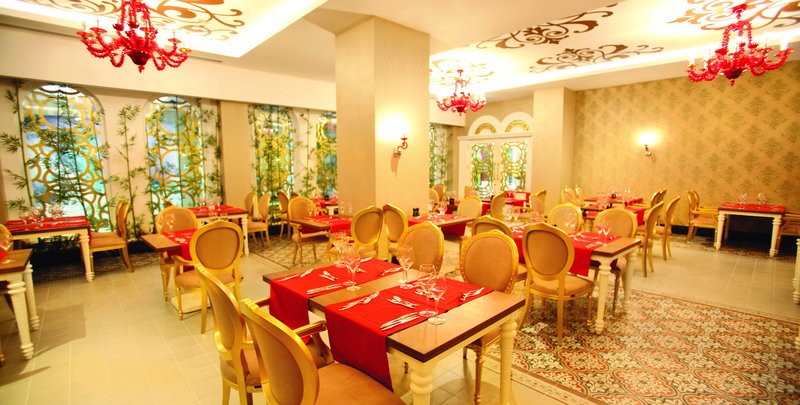 Azura Deluxe Resort & Spa Hotel 31