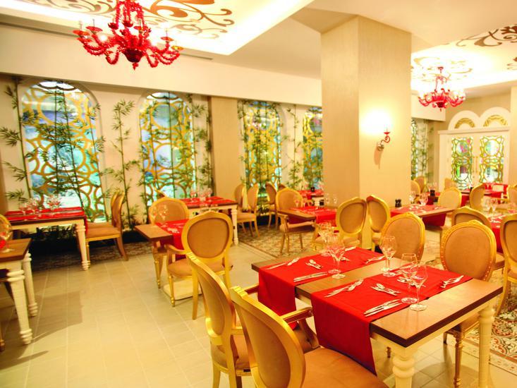 Azura Deluxe Resort & Spa 3 - Restaurant