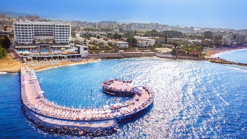 Azura Deluxe Resort & Spa 6 - Outdoor Pool