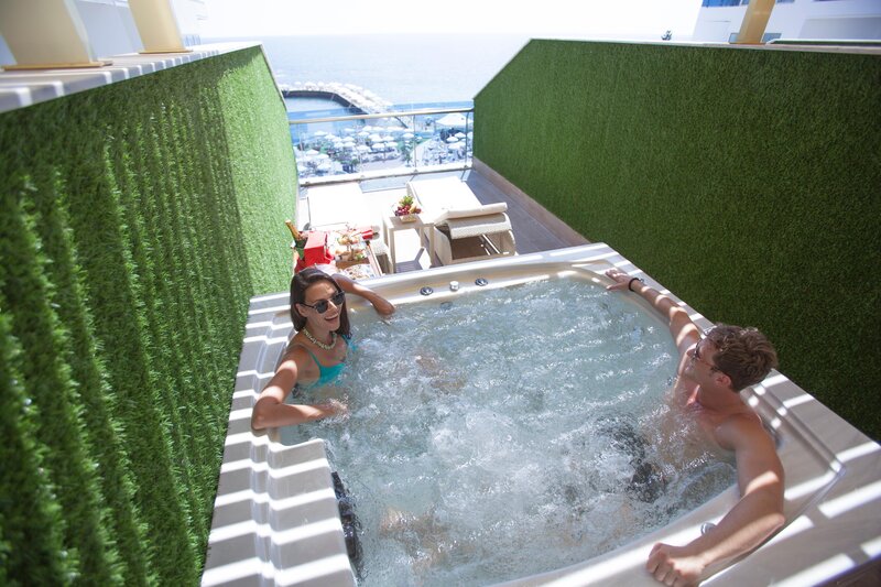 Azura Deluxe Resort & Spa 7 - Outdoor Pool