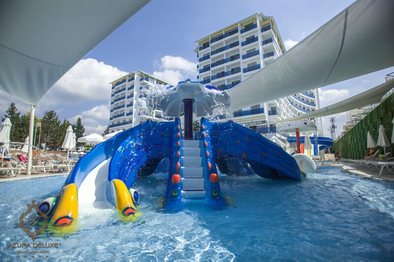 Azura Deluxe Resort & Spa Hotel 9