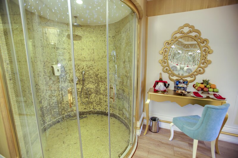 Azura Deluxe Resort & Spa Hotel 15