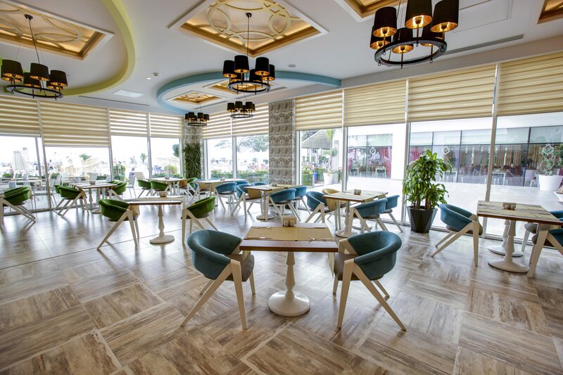 Azura Deluxe Resort & Spa Hotel 17