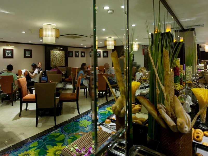 Golden Lotus Luxury Hotel 28